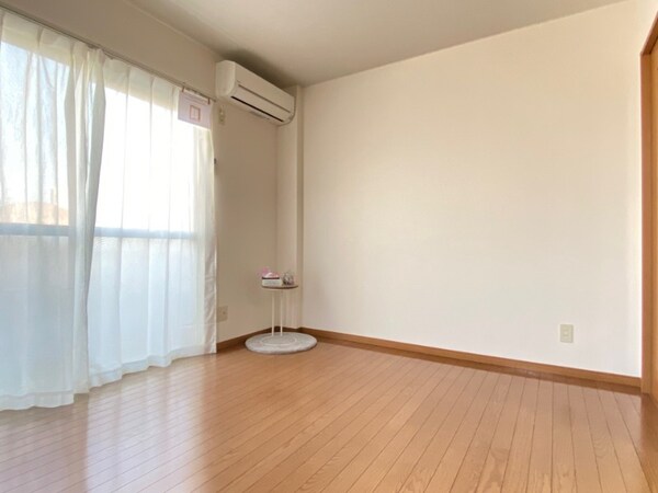 居室・リビング(同物件別部屋イメージ)