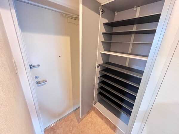 玄関(別号室イメージ)