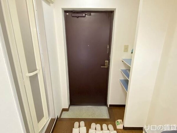 玄関(同物件別部屋イメージ)
