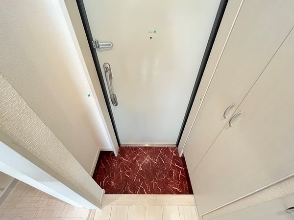 玄関(同物件別部屋イメージ)