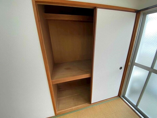 収納(フローリングに変更済み)