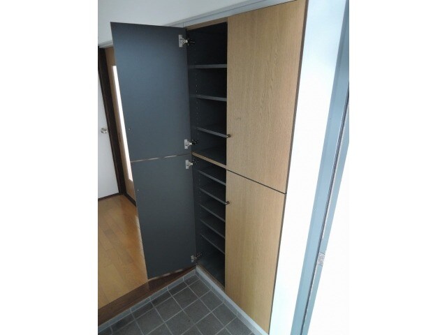 物件内観写真2　(別号室)