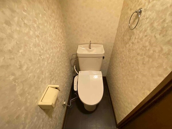 トイレ(別号室)