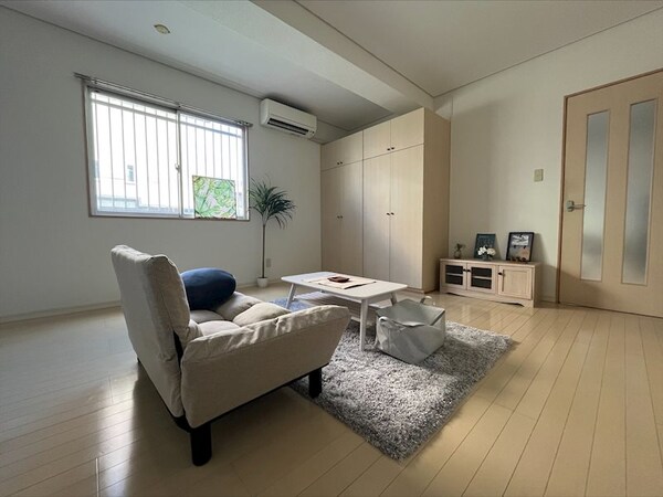 居室・リビング(同物件別部屋写真)