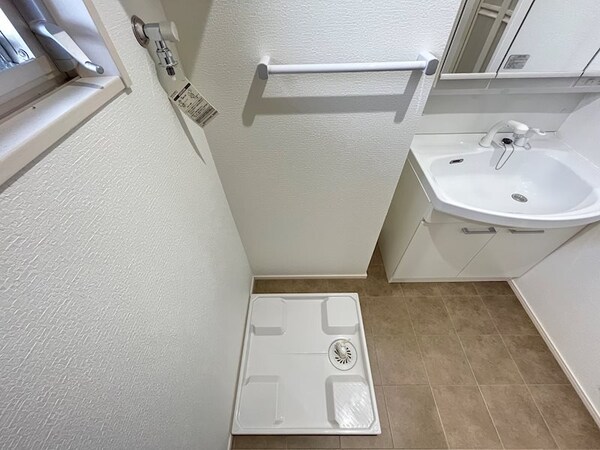 洗面所(同物件別部屋写真)