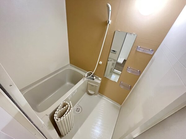 バス／シャワールーム等(同物件別部屋写真)