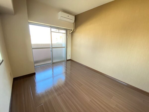 居室・リビング(別号室イメージ)