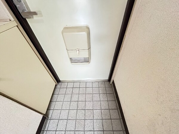 玄関(同物件別部屋イメージ)