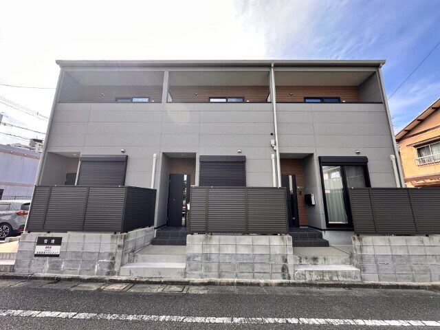 物件外観写真2　(エントランス)