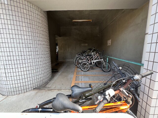 物件外観写真2　(エントランス)