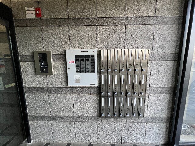 物件外観写真2　(エントランス)