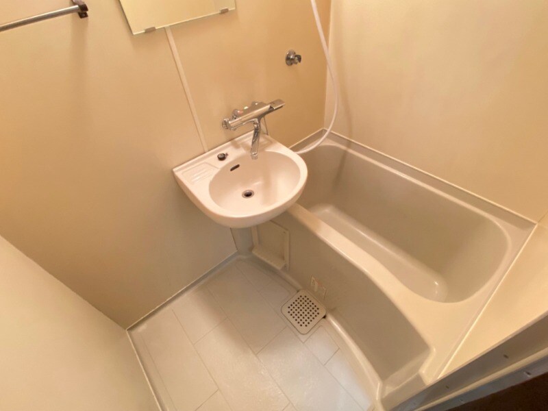 物件内観写真3　(別号室イメージ)