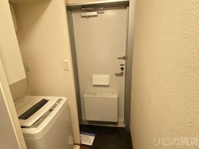 物件内観写真8　(別号室。写真は現状を優先します。)