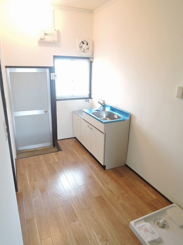 物件内観写真2　(別号室)