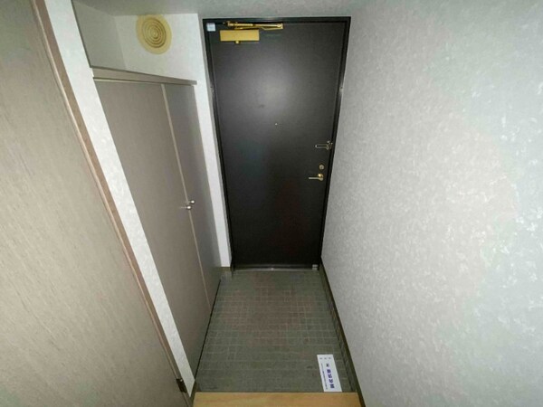 玄関(別号室)