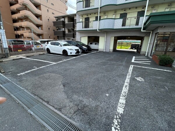 駐車場(駐車場)