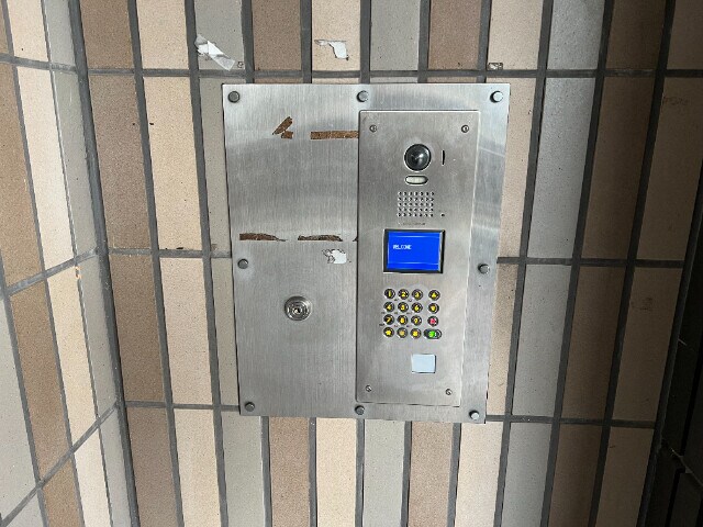 物件外観写真2　(エントランス)