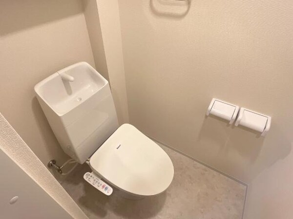 トイレ(同型イメージ)