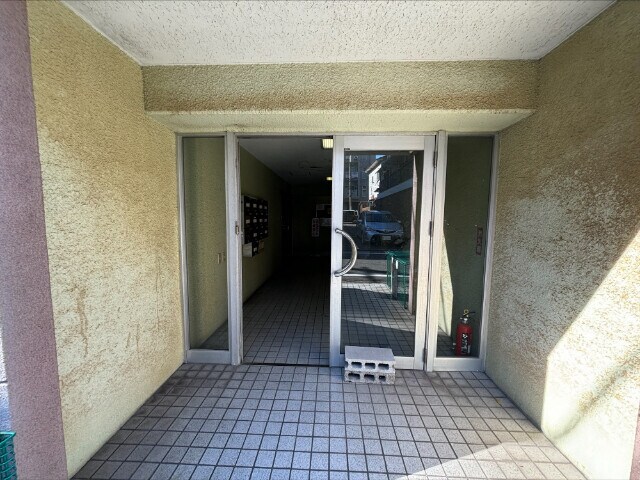 物件外観写真2　(エントランス)