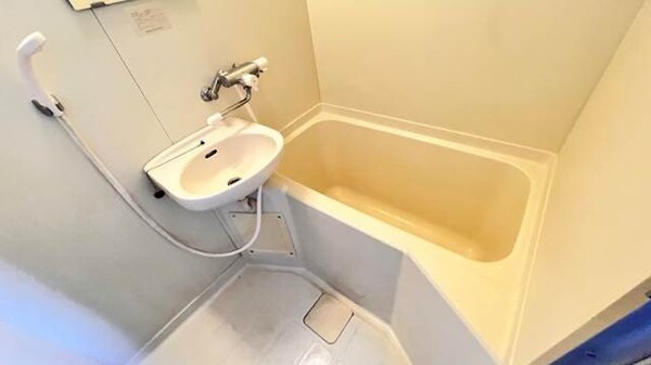 バス／シャワールーム等(写真は現状を優先します。)