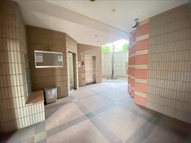 物件外観写真2　(エントランス)