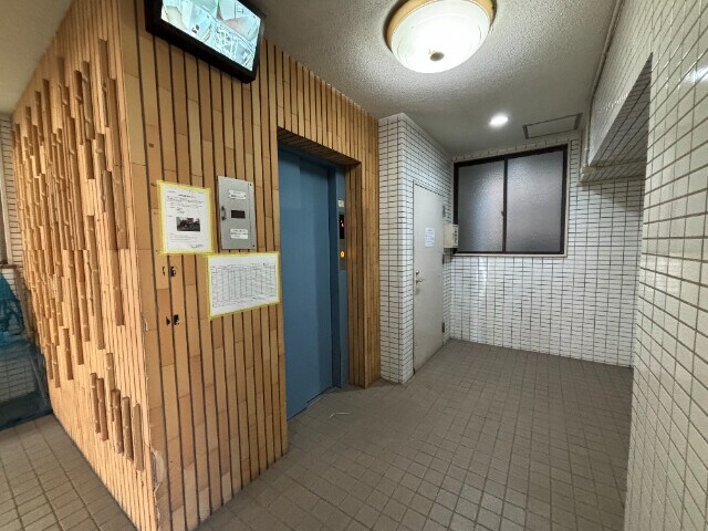 物件外観写真2　(エントランス)