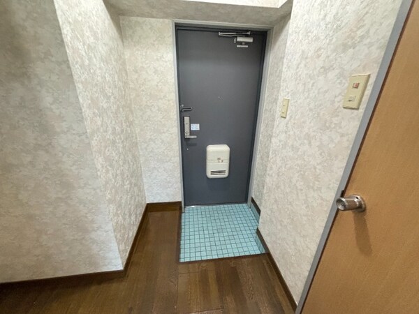 玄関(別号室イメージ)