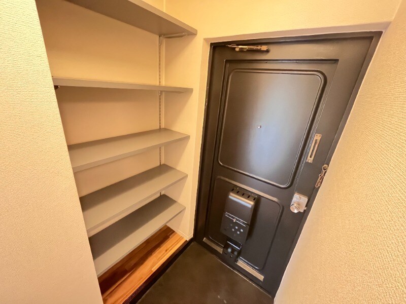 物件内観写真2　(別号室)