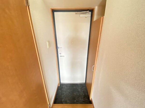 玄関(別号室イメージ)