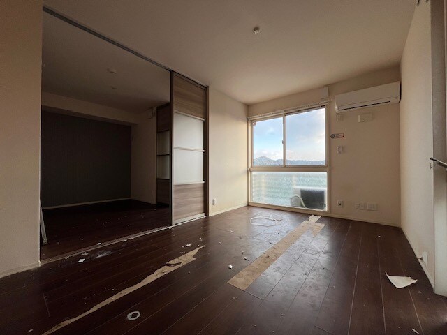 物件内観写真17　(※実際のお部屋の床は白基調です。)