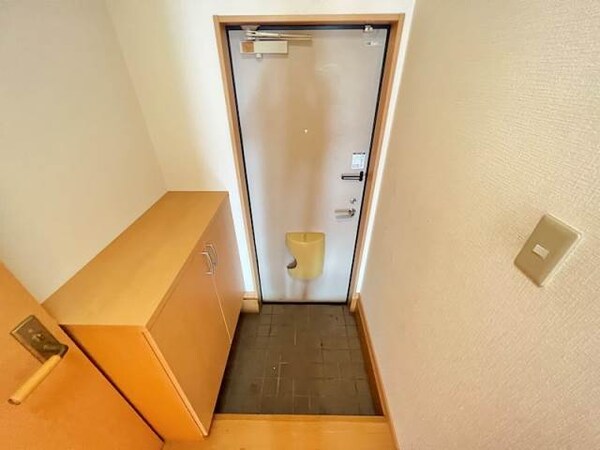 玄関(別号室イメージ)
