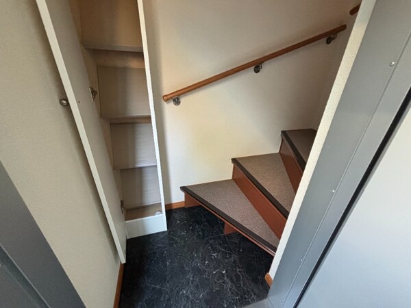 玄関(別号室イメージ)