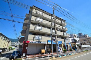 石屋川ロイヤルハイツ外観写真