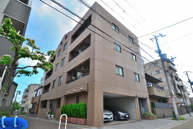 ラフォーレ湊川