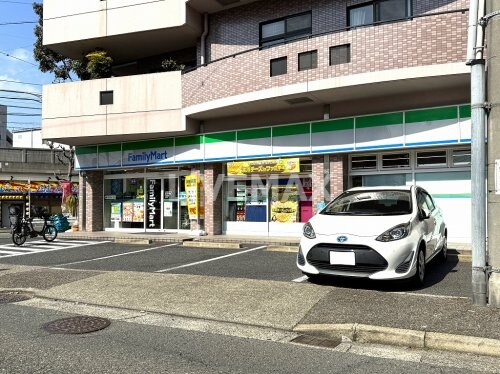 ファミリーマート 金山五丁目店
