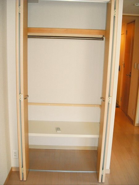 物件内観写真12　(クローゼット)