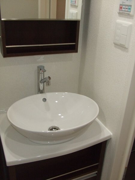 物件内観写真10　(独立洗面台)