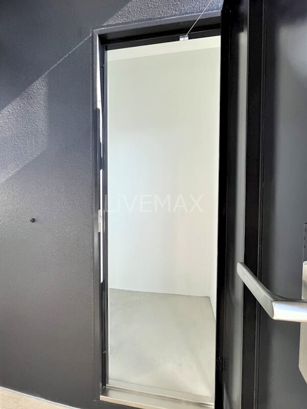 物件内観写真19　(専用備蓄倉庫)