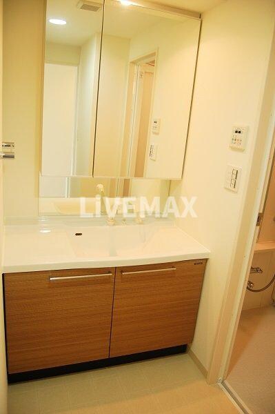 物件内観写真9　(洗面台)