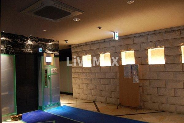 物件外観写真3　(エレベーターホール)