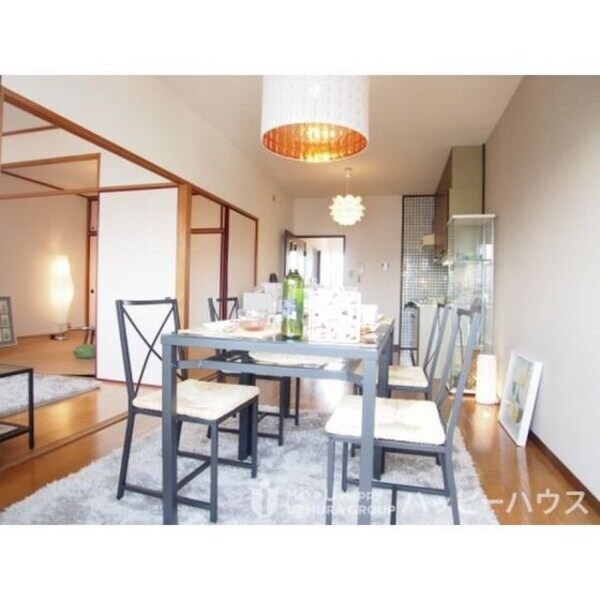キッチン(※インテリア家具・小物類は展示)