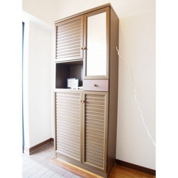 玄関(※インテリア家具・小物類は展示)