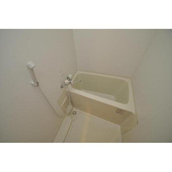 物件内観写真5　(※反転タイプの部屋写真。現況優)