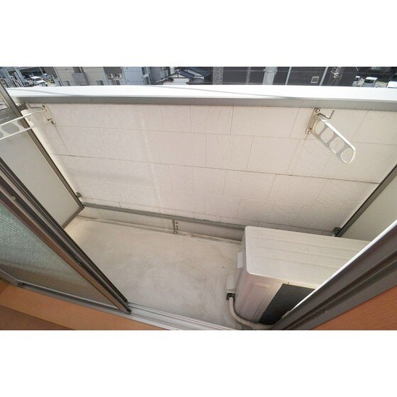 物件内観写真6　(※反転タイプの部屋写真。現況優)