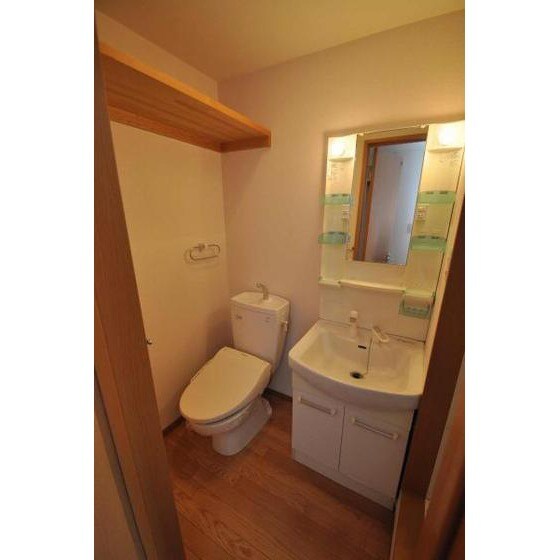 物件内観写真7　(※反転タイプの部屋写真。現況優)