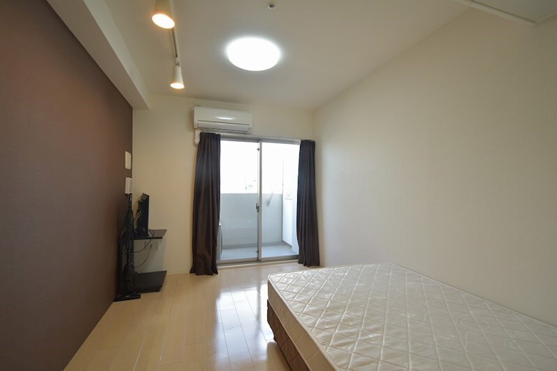 物件内観写真5　(デスクとチェアーも付きます♪)