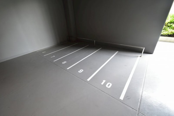 駐車場(バイク置場)