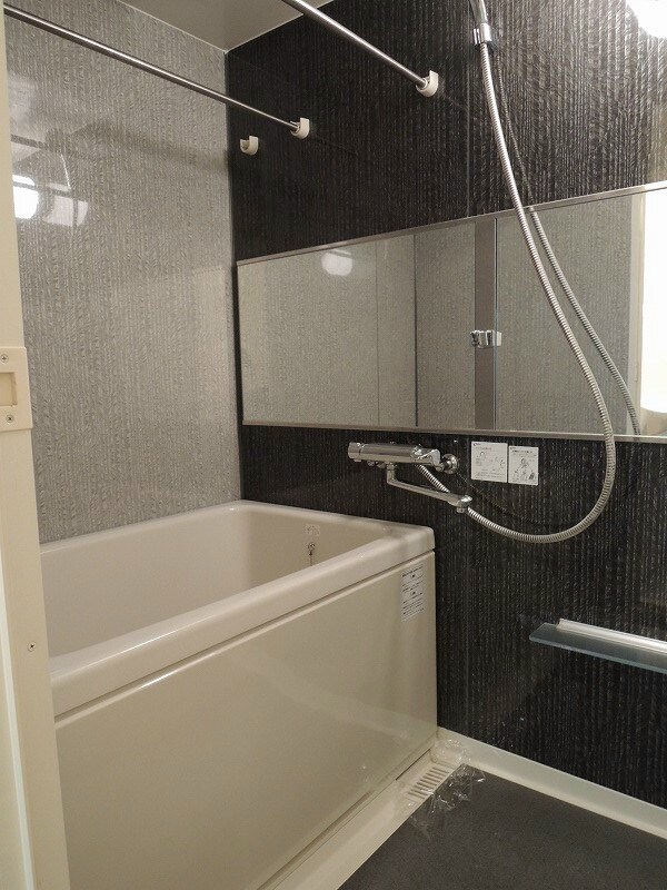 物件内観写真8　(さすが分譲賃貸！お風呂が豪華です!!)