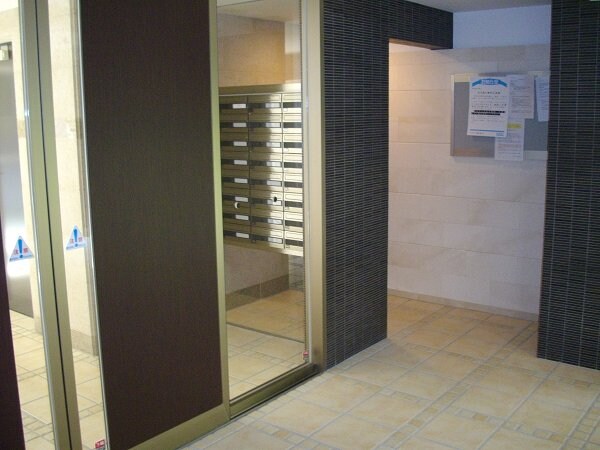 物件内観写真15　(綺麗なエントランス!!セキュリティもバッチリ!!)