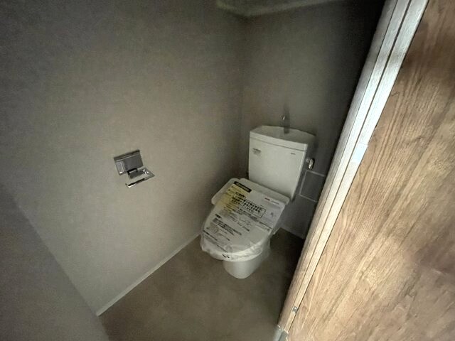 トイレ(別号室参考写真)